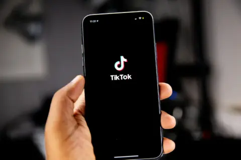 Welche TikTok Kennzahlen wirklich zusammen bewertet werden sollten